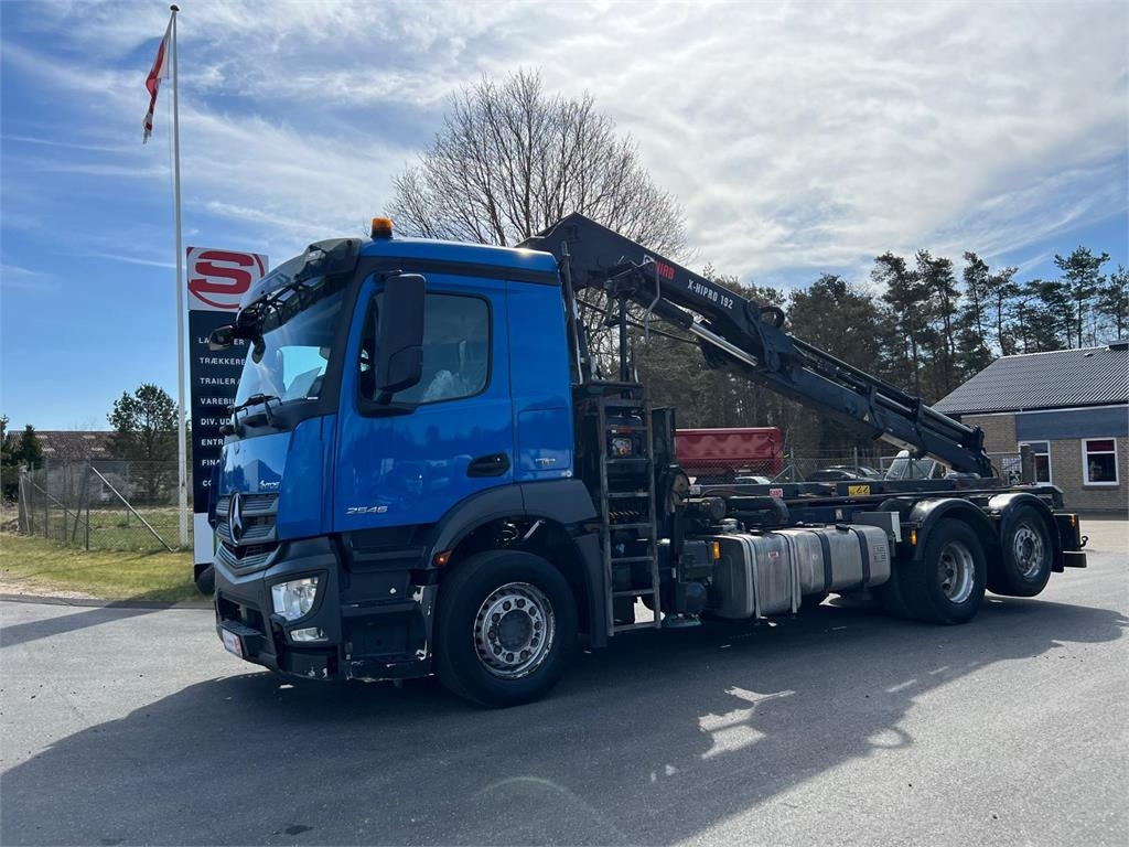 Mercedes-Benz Antos 2546 - Hiab 192 E kran - משאית דילוג העמסה: תמונה 1 Mercedes-Benz Antos 2546 - Hiab 192 E kran - משאית דילוג העמסה: תמונה 1