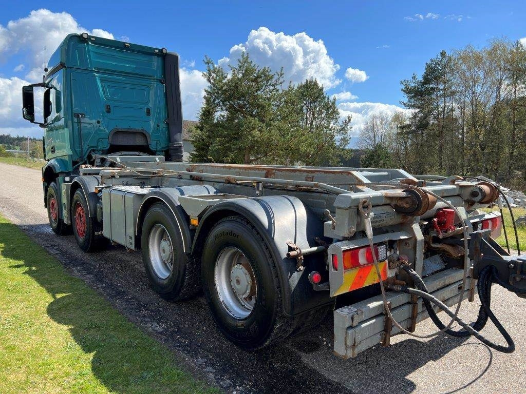 Mercedes-Benz Arocs 3251 K - משאית דילוג העמסה: תמונה 4 Mercedes-Benz Arocs 3251 K - משאית דילוג העמסה: תמונה 4