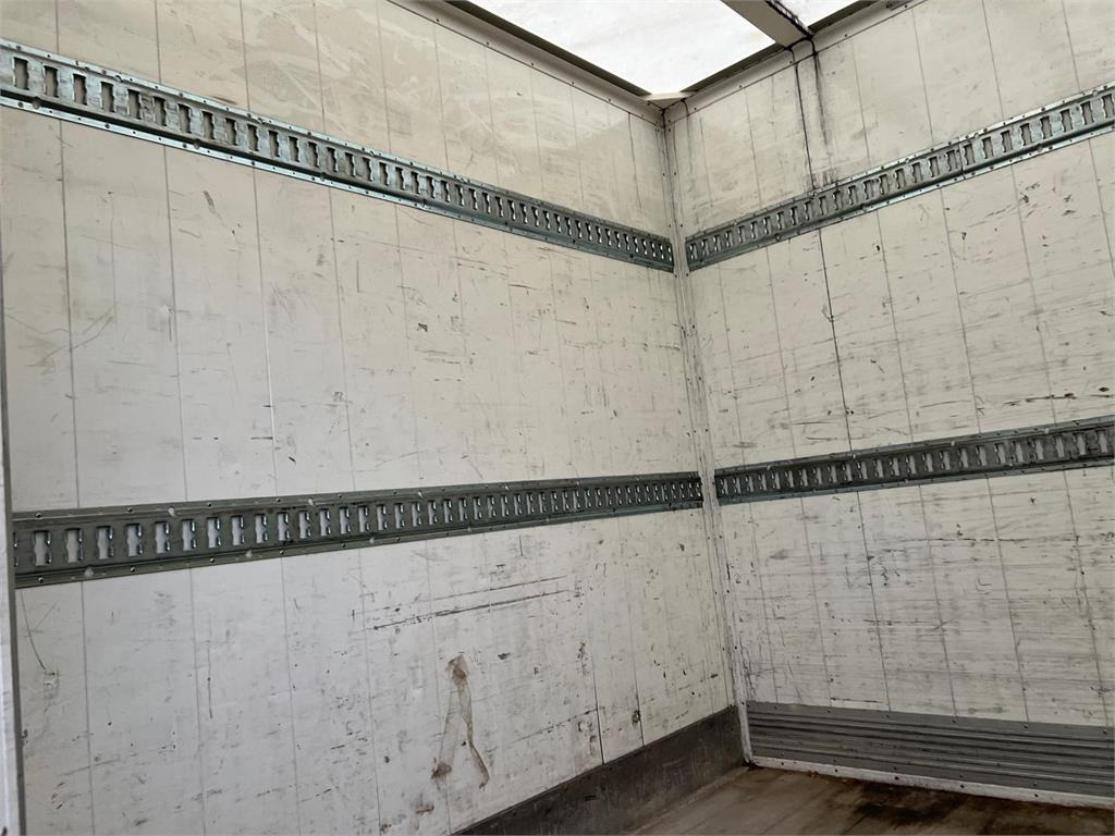 Mercedes-Benz Atego 1224 LnR - משאית תיבה: תמונה 4 Mercedes-Benz Atego 1224 LnR - משאית תיבה: תמונה 4