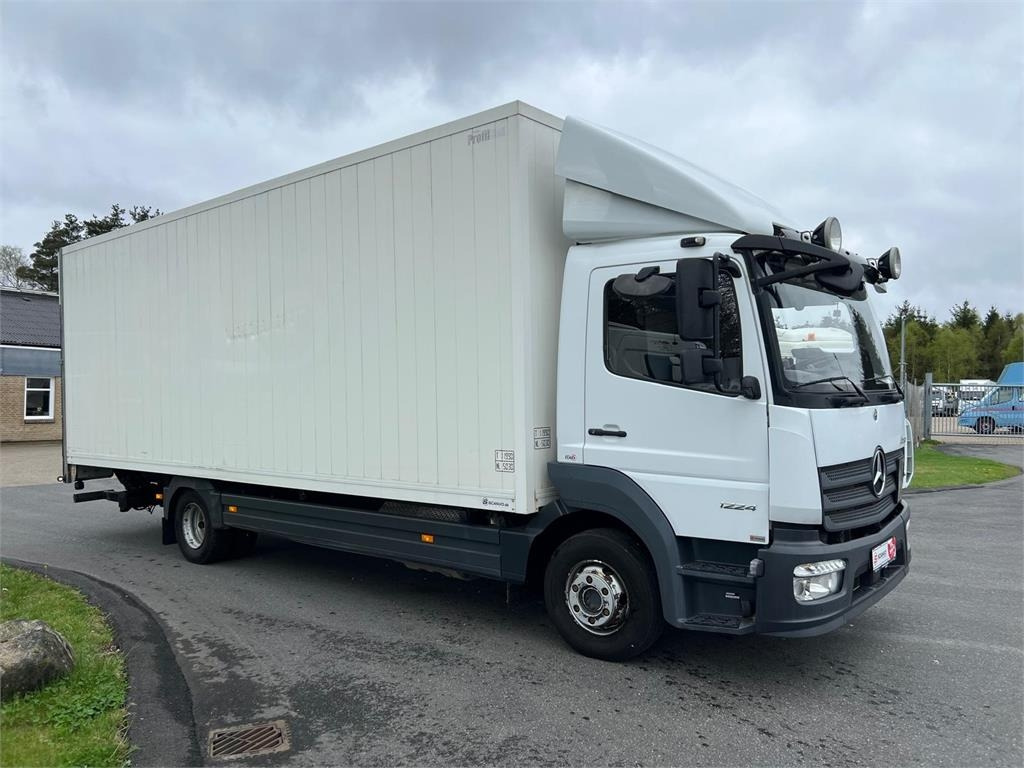 Mercedes-Benz Atego 1224 LnR - משאית תיבה: תמונה 2 Mercedes-Benz Atego 1224 LnR - משאית תיבה: תמונה 2