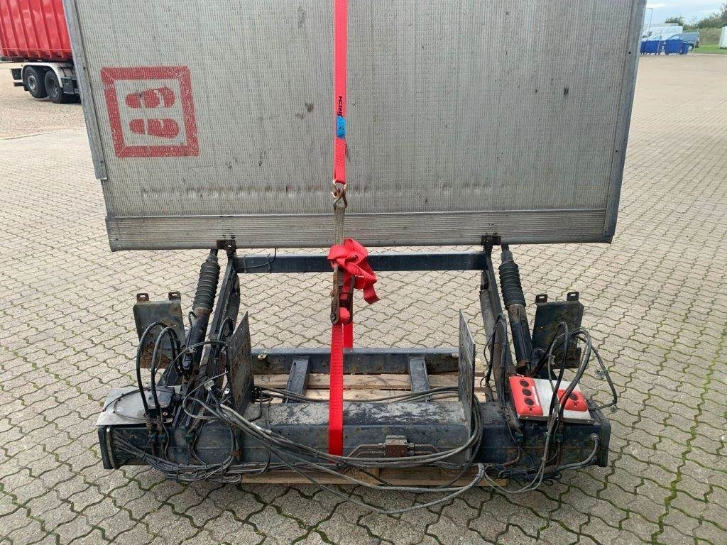 Palfinger 1000kg lodretstående - מעלית אחורית: תמונה 4 Palfinger 1000kg lodretstående - מעלית אחורית: תמונה 4