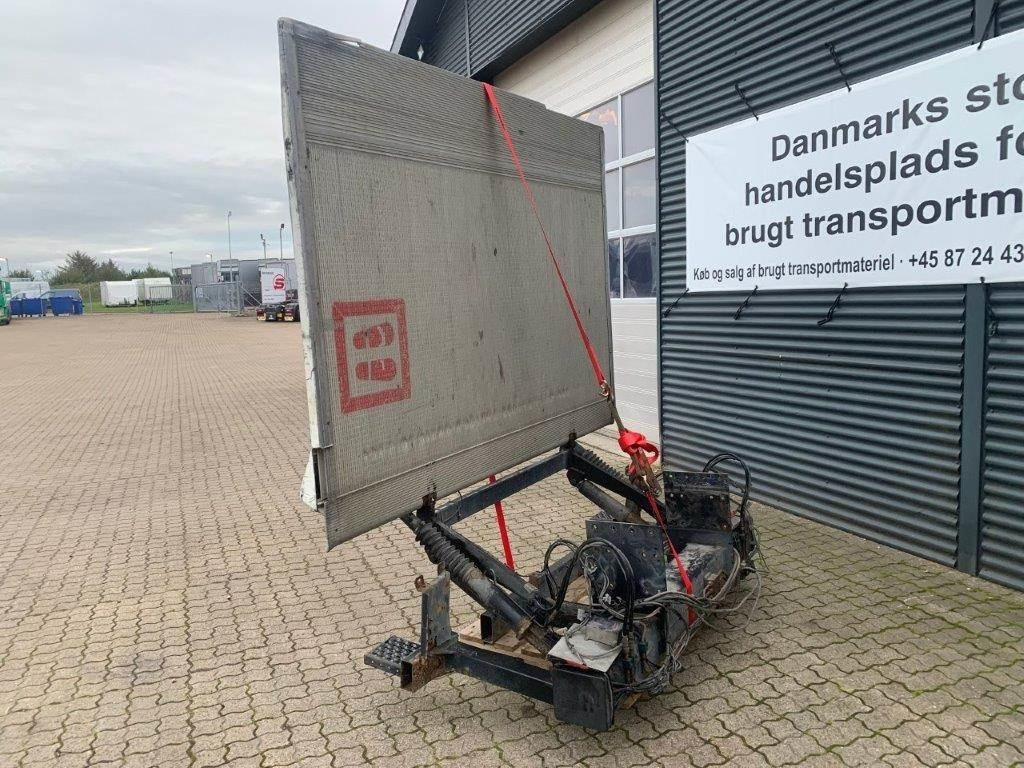 Palfinger 1000kg lodretstående - מעלית אחורית: תמונה 2 Palfinger 1000kg lodretstående - מעלית אחורית: תמונה 2