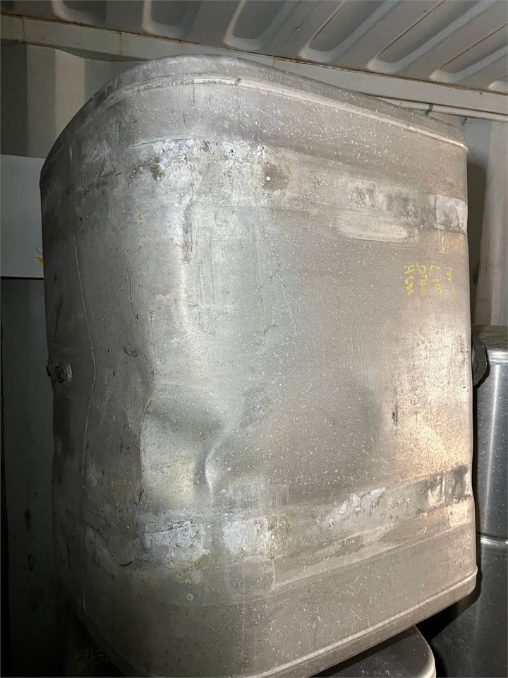 Scania 350 ltr dieseltank nr 1517005 - מכל דלק עבור משאית: תמונה 4 Scania 350 ltr dieseltank nr 1517005 - מכל דלק עבור משאית: תמונה 4