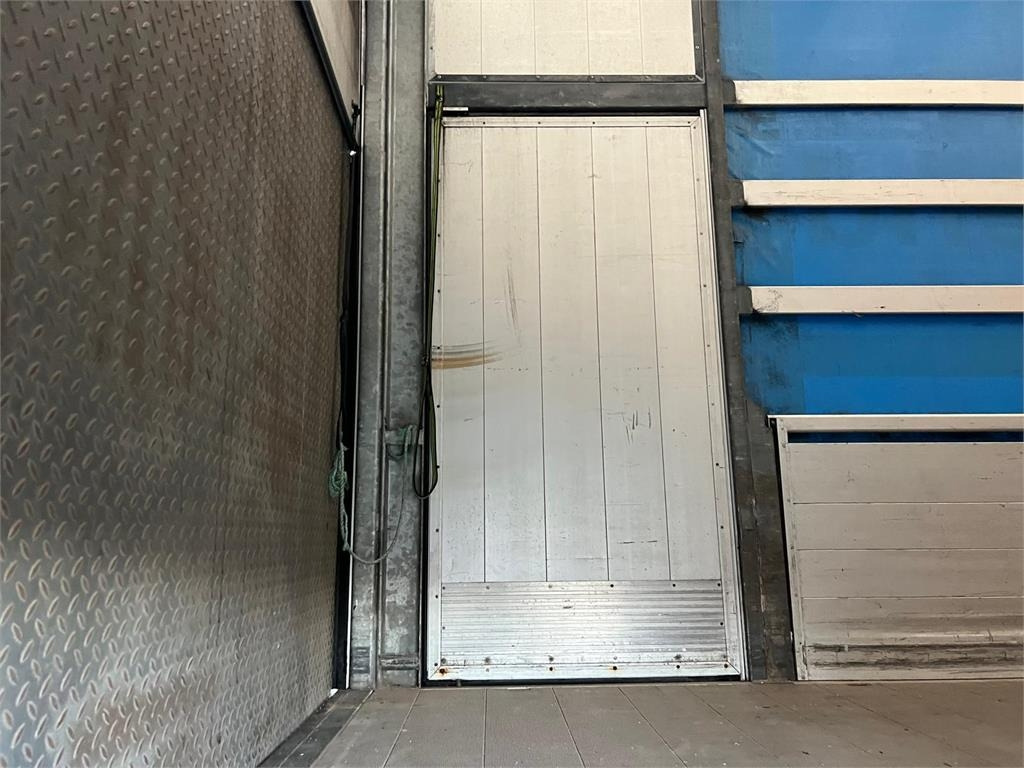 משאית וילונות צד Scania P280 B 4x2 NB: תמונה 11 משאית וילונות צד Scania P280 B 4x2 NB: תמונה 11