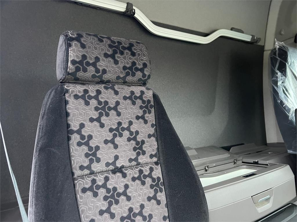 משאית וילונות צד Scania P280 B 4x2 NB: תמונה 17 משאית וילונות צד Scania P280 B 4x2 NB: תמונה 17