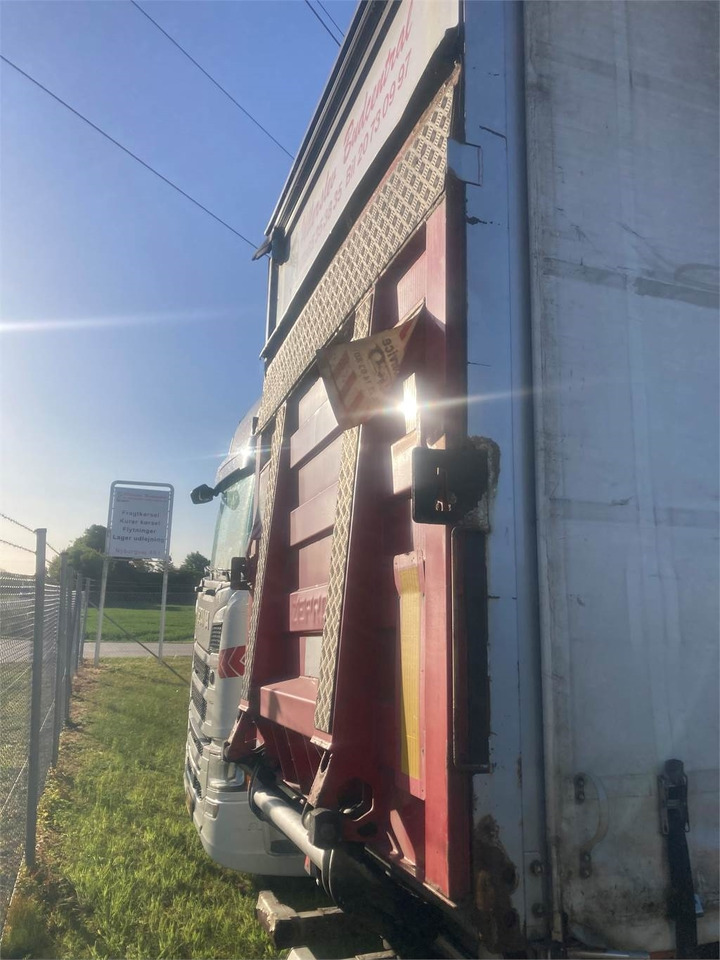 Schmitz 13,6 mtr gardin - lift - סמיטריילר עם וילונות צד: תמונה 3 Schmitz 13,6 mtr gardin - lift - סמיטריילר עם וילונות צד: תמונה 3