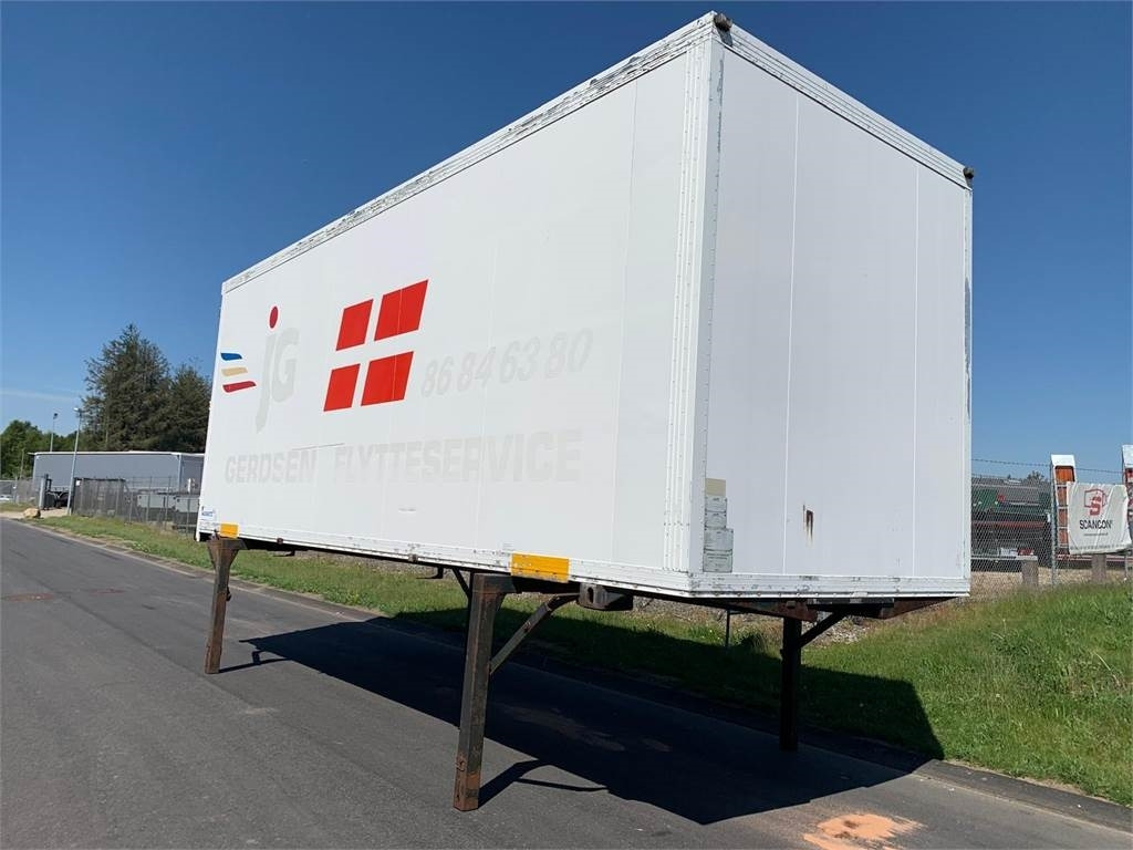Schmitz WKD 7150 mm - bagdøre - סמיטריילר בתיבה סגורה: תמונה 3 Schmitz WKD 7150 mm - bagdøre - סמיטריילר בתיבה סגורה: תמונה 3