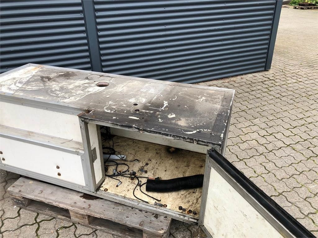 Værktøjskasse L1800 x H610 x D705 mm - כלי/ ציוד: תמונה 4 Værktøjskasse L1800 x H610 x D705 mm - כלי/ ציוד: תמונה 4