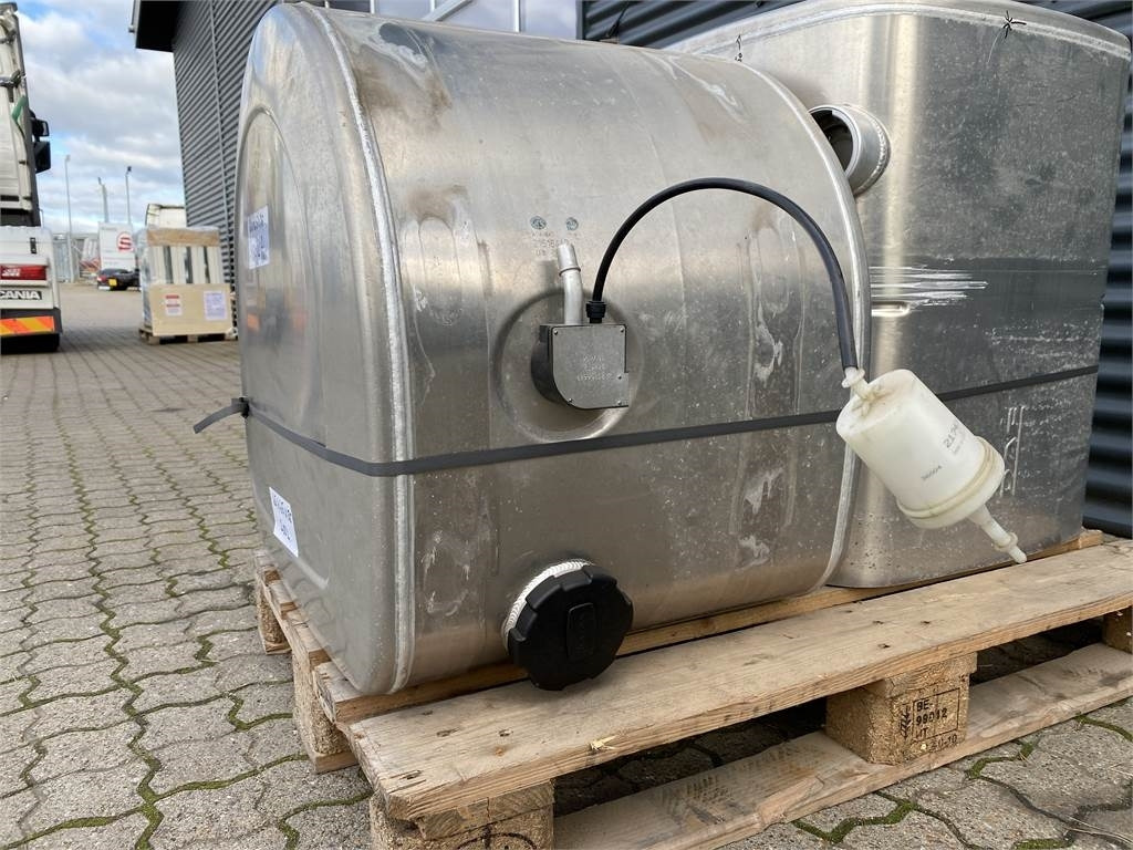 Volvo 200 ltr Dieseltank - מכל דלק עבור משאית: תמונה 3 Volvo 200 ltr Dieseltank - מכל דלק עבור משאית: תמונה 3