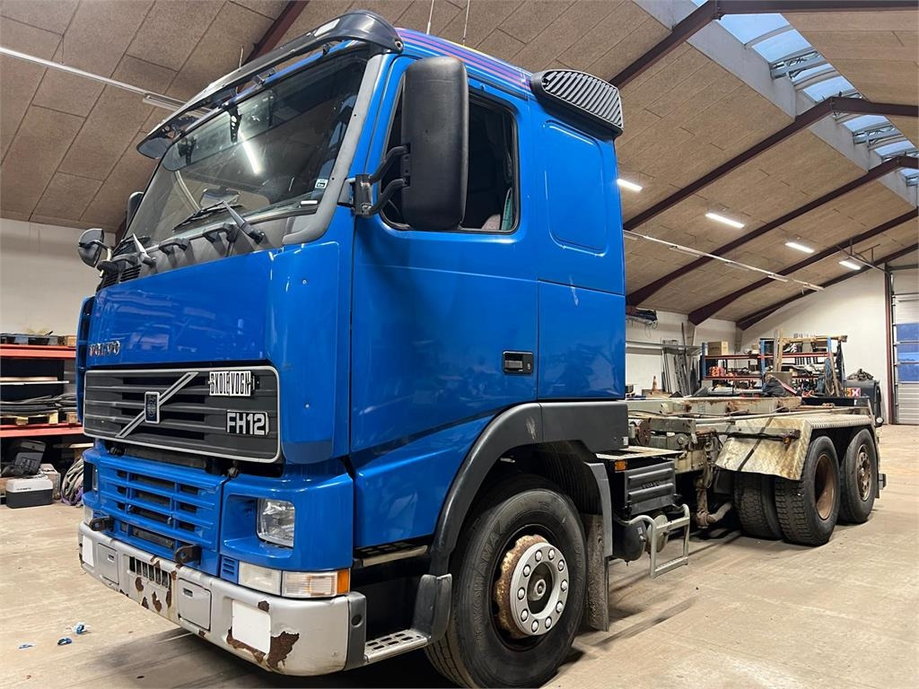 Volvo FH12-420 - משאית דילוג העמסה: תמונה 1 Volvo FH12-420 - משאית דילוג העמסה: תמונה 1