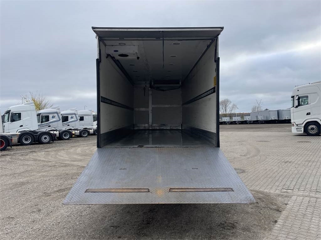 Volvo FL 250HK 18 ton dobbelt copartment - משאית קירור: תמונה 3 Volvo FL 250HK 18 ton dobbelt copartment - משאית קירור: תמונה 3