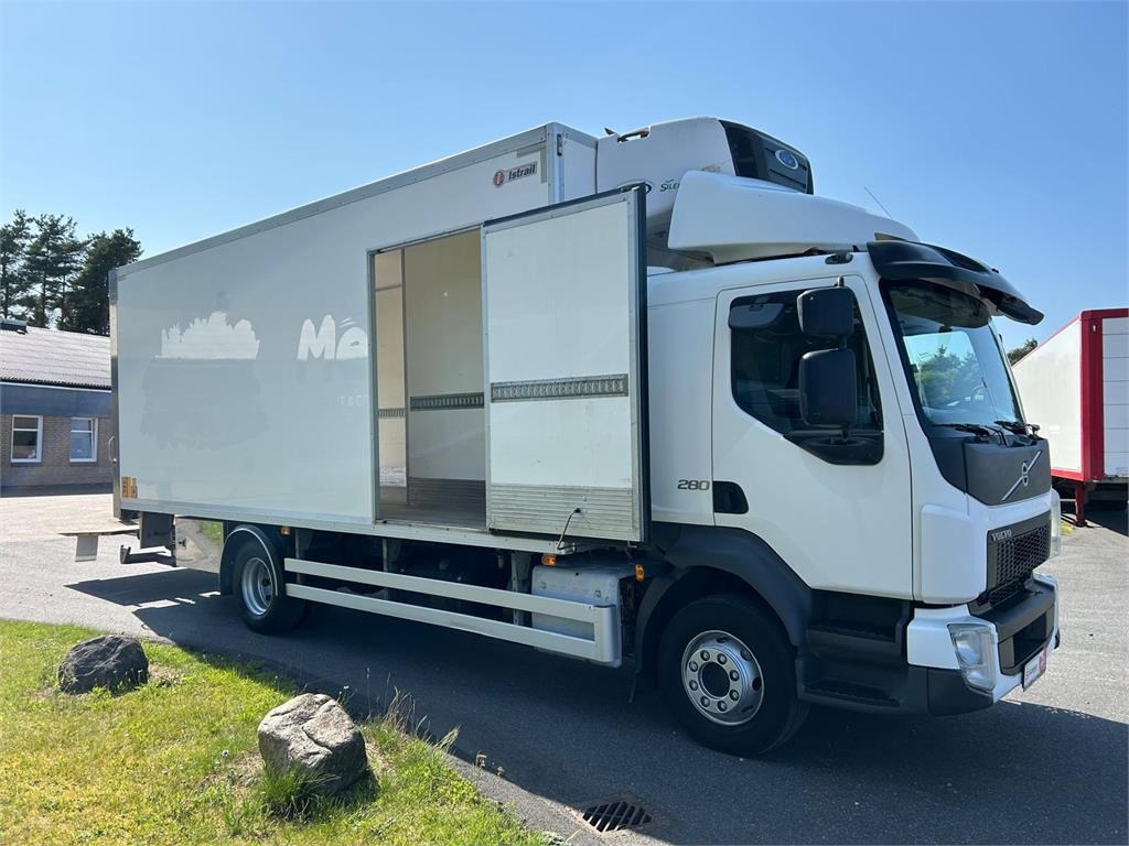 Volvo FL 280 (12 ton) Dobbelt compartment - משאית קירור: תמונה 2 Volvo FL 280 (12 ton) Dobbelt compartment - משאית קירור: תמונה 2
