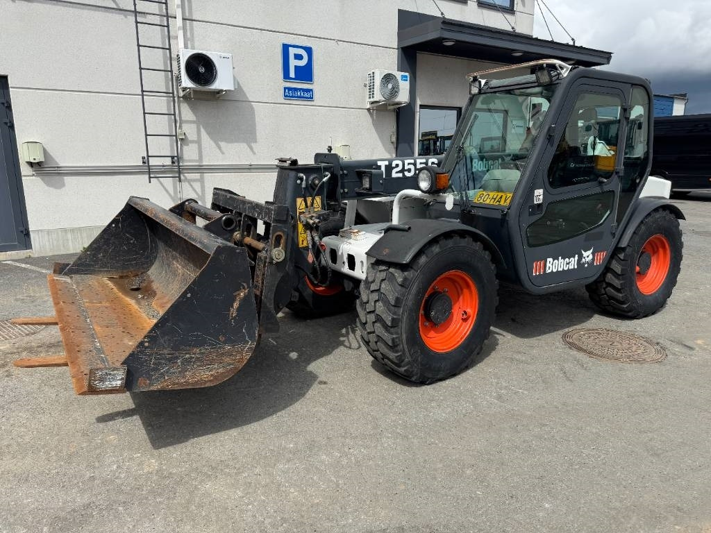 Bobcat T 2556 - מפעיל טלסקופי: תמונה 3 Bobcat T 2556 - מפעיל טלסקופי: תמונה 3