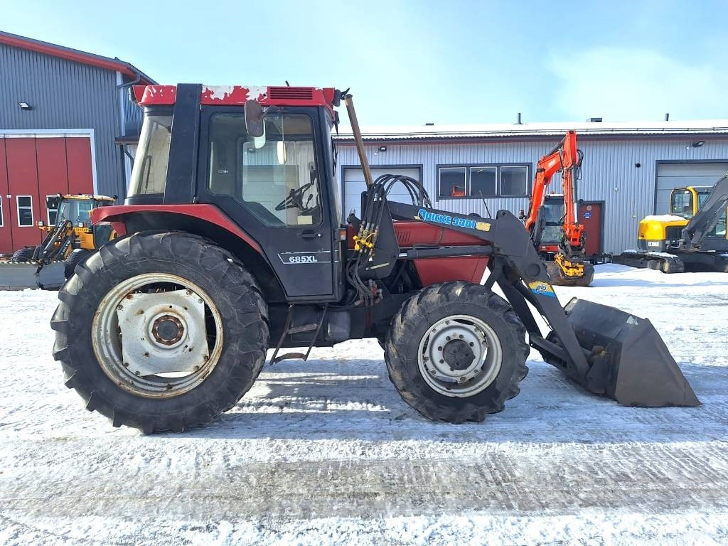Case IH 685XL ETUKUORMAAJALLA - טרקטור חקלאי: תמונה 5 Case IH 685XL ETUKUORMAAJALLA - טרקטור חקלאי: תמונה 5
