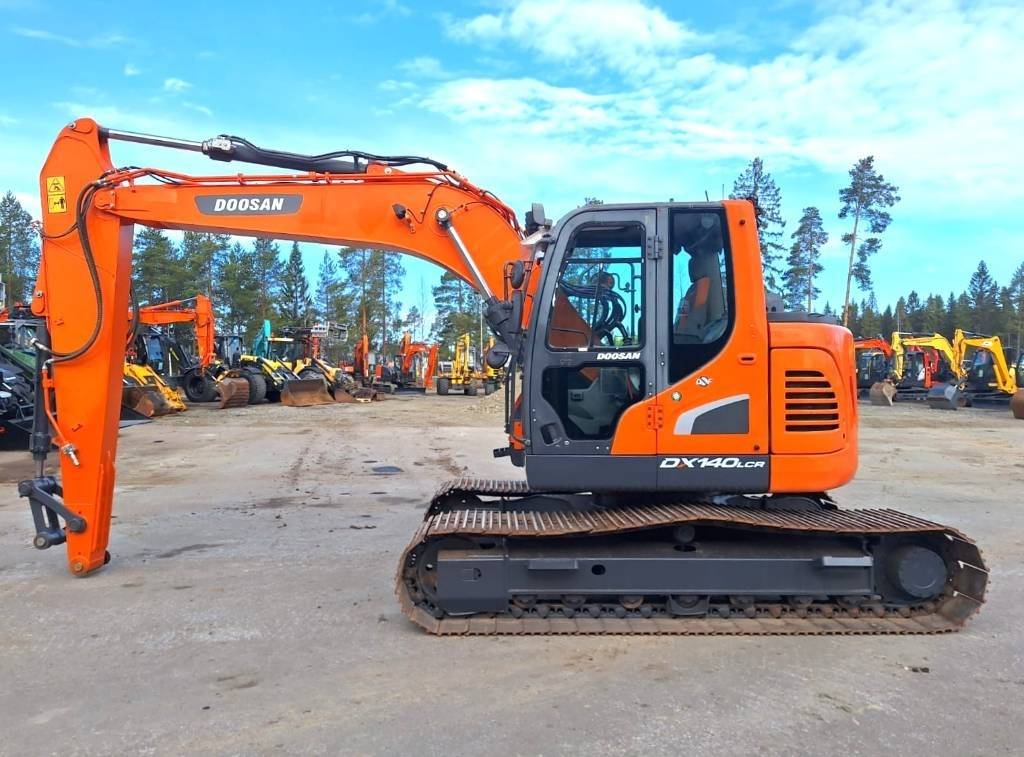 Doosan DX140LCR-5 - מחפר סורק: תמונה 1 Doosan DX140LCR-5 - מחפר סורק: תמונה 1