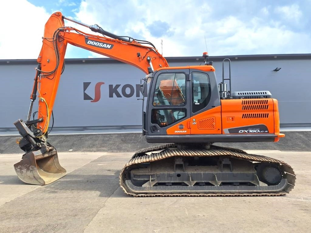 Doosan DX160LCH-5 METSÄMALLI KALLISTAJALLA - מחפר סורק: תמונה 1 Doosan DX160LCH-5 METSÄMALLI KALLISTAJALLA - מחפר סורק: תמונה 1