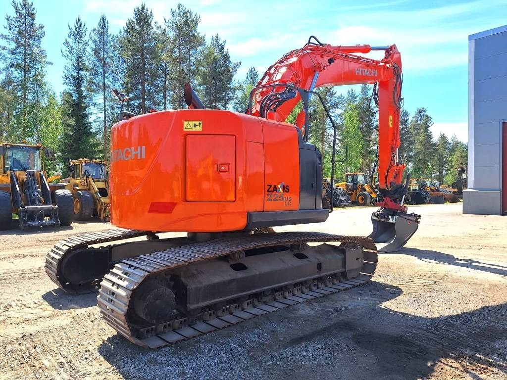 Hitachi MYYTY! SOLD! ZX225USLC-5 PYÖRITTÄJÄ+PIHDIT - מחפר סורק: תמונה 4 Hitachi MYYTY! SOLD! ZX225USLC-5 PYÖRITTÄJÄ+PIHDIT - מחפר סורק: תמונה 4