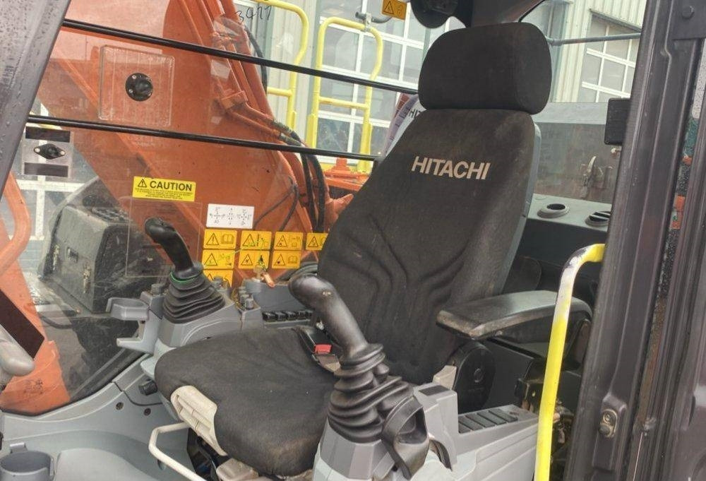 מחפר סורק Hitachi ZX 300 LC-7: תמונה 6
