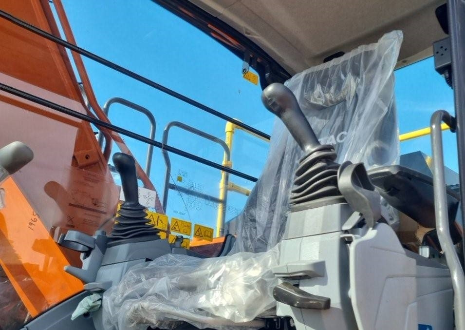 Hitachi ZX160LC-7 Myyty! Sold! - מחפר סורק: תמונה 4 Hitachi ZX160LC-7 Myyty! Sold! - מחפר סורק: תמונה 4