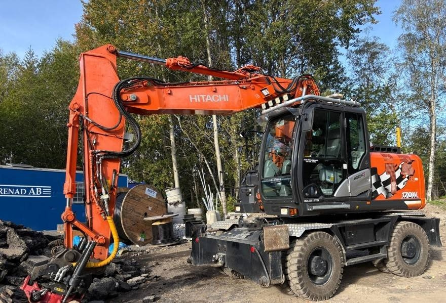 Hitachi ZX170W-6 + Peräkärry 2-akselinen - מחפר גלגלים: תמונה 1 Hitachi ZX170W-6 + Peräkärry 2-akselinen - מחפר גלגלים: תמונה 1
