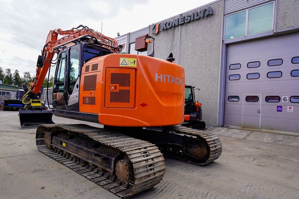 Hitachi ZX225USLC-5B MARTTIINILLA - מחפר סורק: תמונה 3 Hitachi ZX225USLC-5B MARTTIINILLA - מחפר סורק: תמונה 3