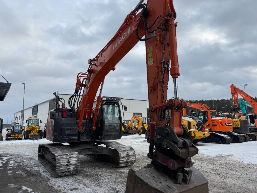 Hitachi ZX225USLC-5B PYÖRITTÄJÄLLÄ - מחפר סורק: תמונה 5 Hitachi ZX225USLC-5B PYÖRITTÄJÄLLÄ - מחפר סורק: תמונה 5