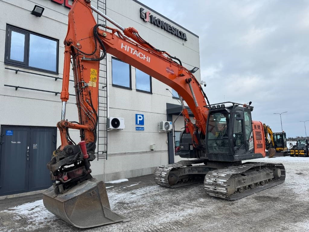 Hitachi ZX225USLC-5B PYÖRITTÄJÄLLÄ - מחפר סורק: תמונה 2 Hitachi ZX225USLC-5B PYÖRITTÄJÄLLÄ - מחפר סורק: תמונה 2