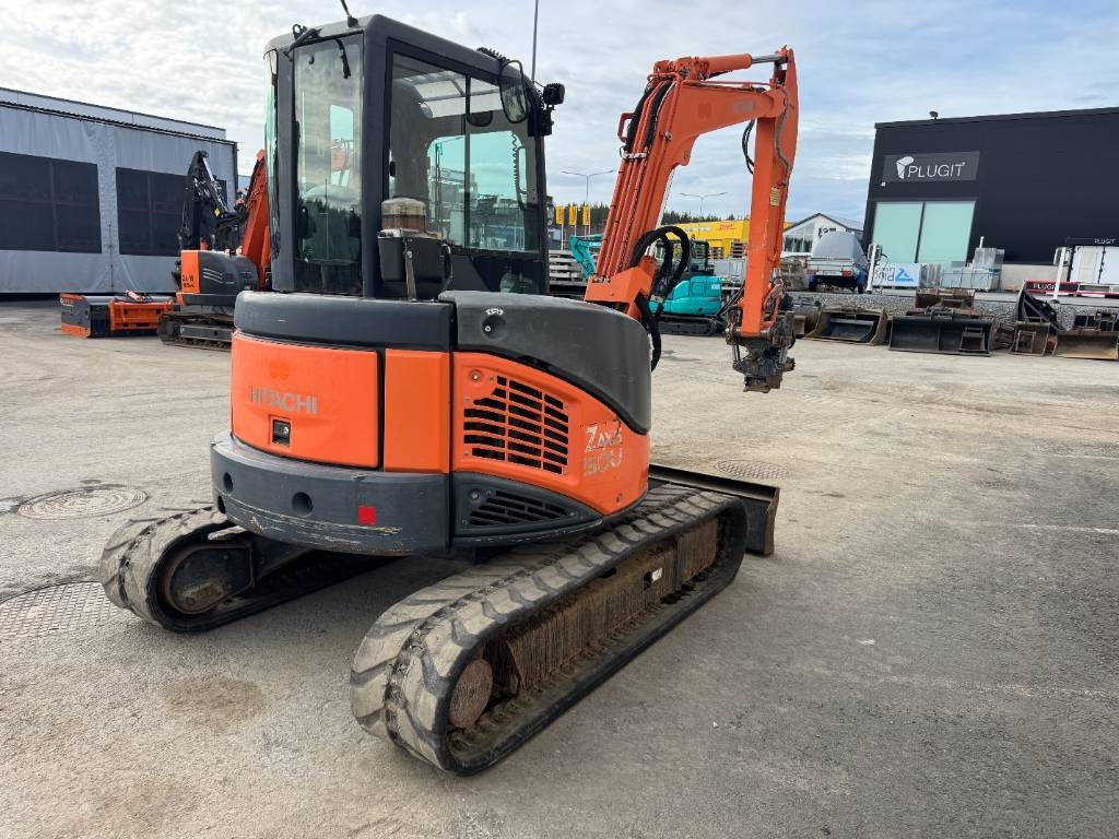 Hitachi ZX50U-2 PYÖRITTÄJÄLLÄ - מיני מחפר: תמונה 5 Hitachi ZX50U-2 PYÖRITTÄJÄLLÄ - מיני מחפר: תמונה 5