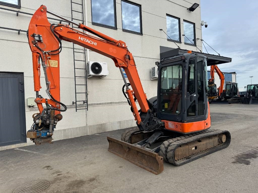 Hitachi ZX50U-2 PYÖRITTÄJÄLLÄ - מיני מחפר: תמונה 2 Hitachi ZX50U-2 PYÖRITTÄJÄLLÄ - מיני מחפר: תמונה 2