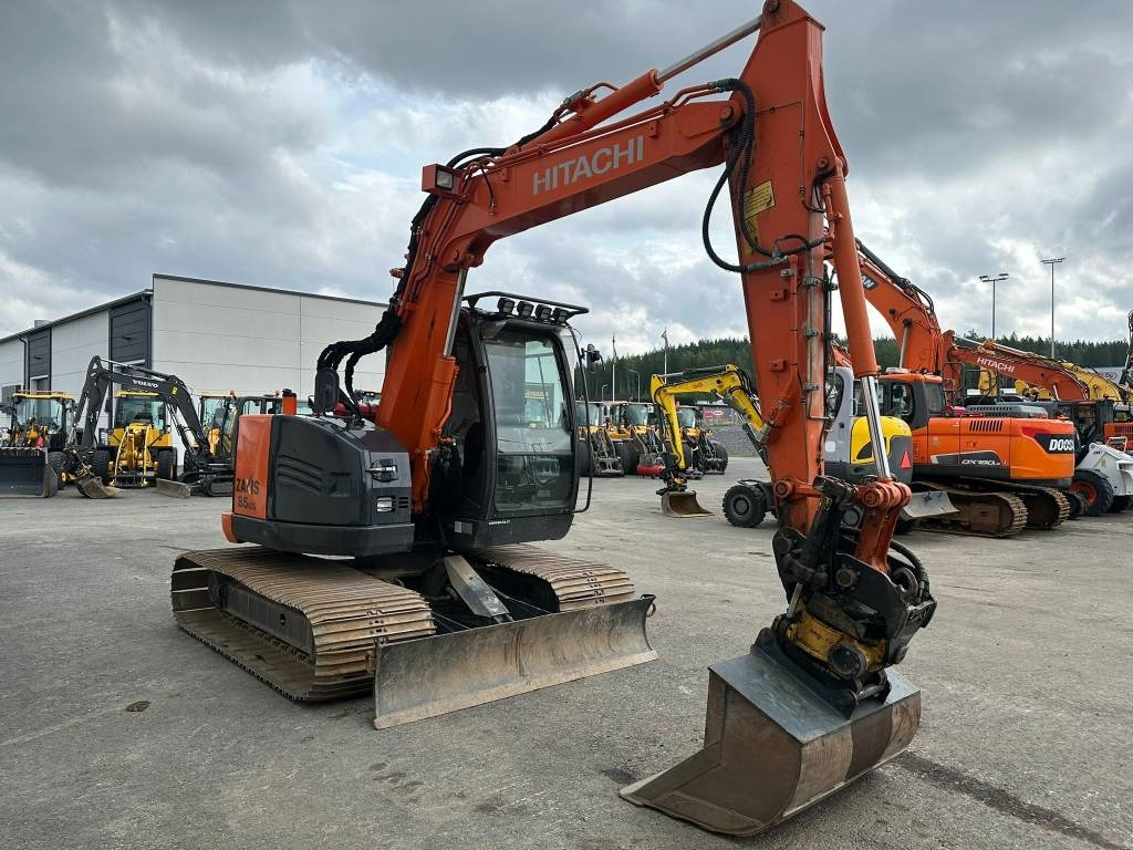Hitachi ZX85US-5 800mm telat 6kpl työlaitteet mukaan - מיני מחפר: תמונה 5 Hitachi ZX85US-5 800mm telat 6kpl työlaitteet mukaan - מיני מחפר: תמונה 5