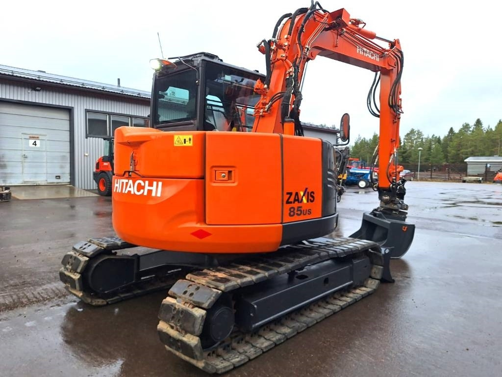 Hitachi ZX85US-5 PYÖRITTÄJÄLLÄ - מיני מחפר: תמונה 4 Hitachi ZX85US-5 PYÖRITTÄJÄLLÄ - מיני מחפר: תמונה 4