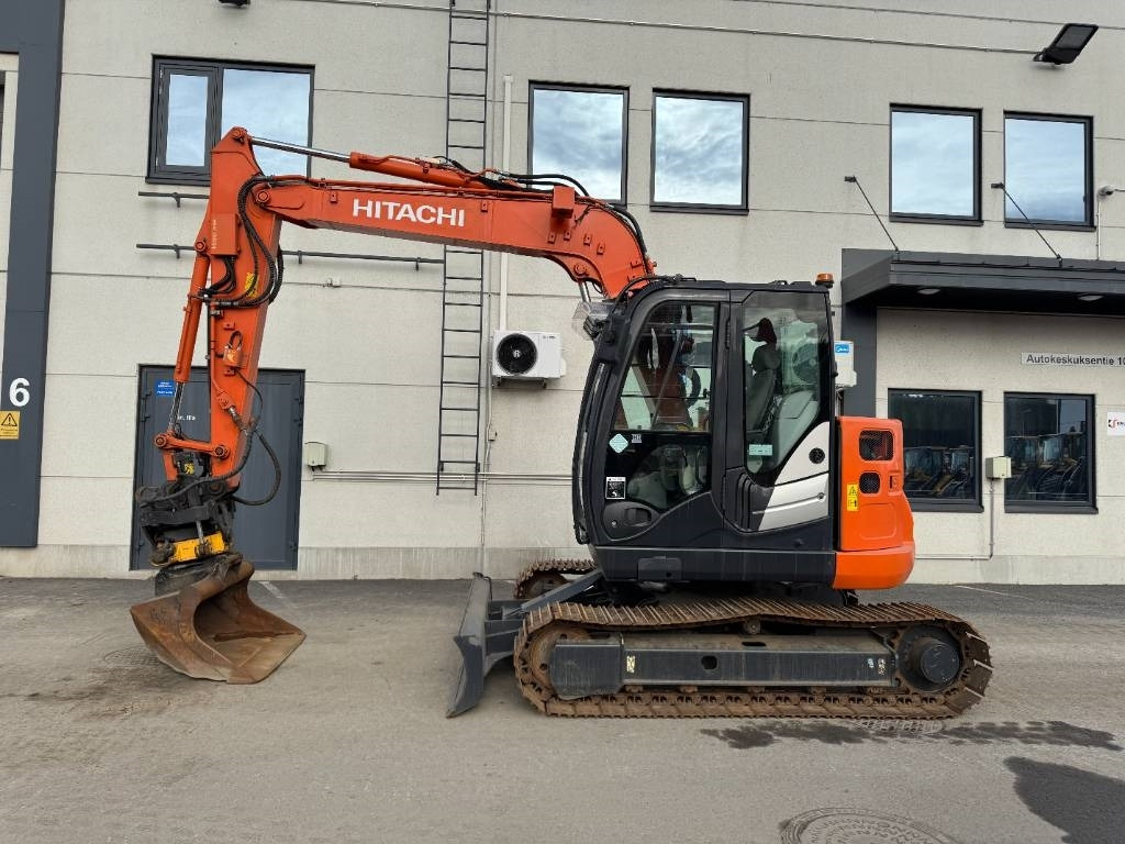 Hitachi ZX85US-5 Pyörittäjä, 3-Kauhaa - מיני מחפר: תמונה 1 Hitachi ZX85US-5 Pyörittäjä, 3-Kauhaa - מיני מחפר: תמונה 1