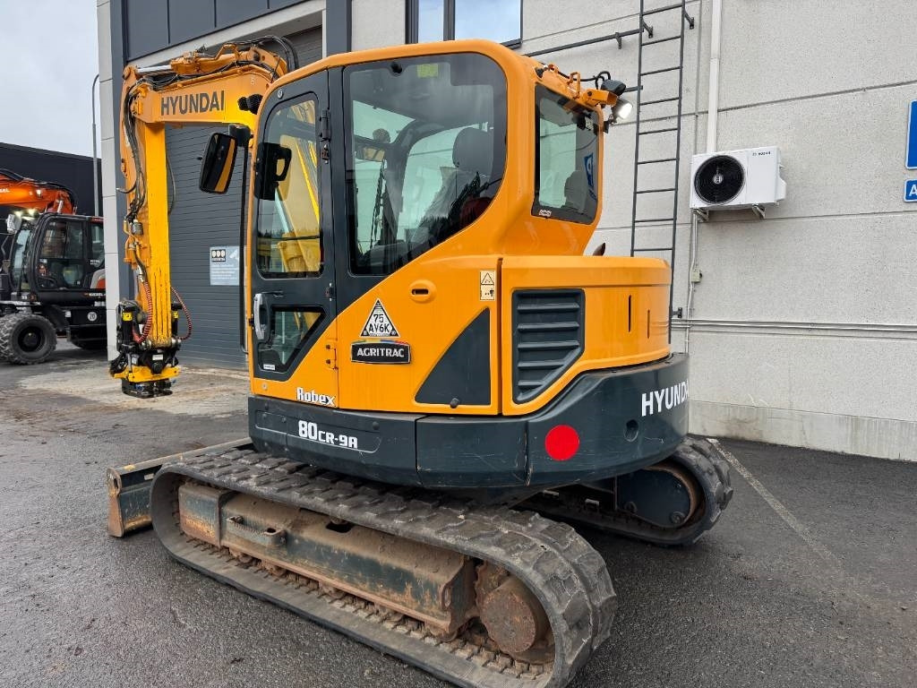 Hyundai R80CR-9A PYÖRITTÄJÄLLÄ - מיני מחפר: תמונה 3 Hyundai R80CR-9A PYÖRITTÄJÄLLÄ - מיני מחפר: תמונה 3