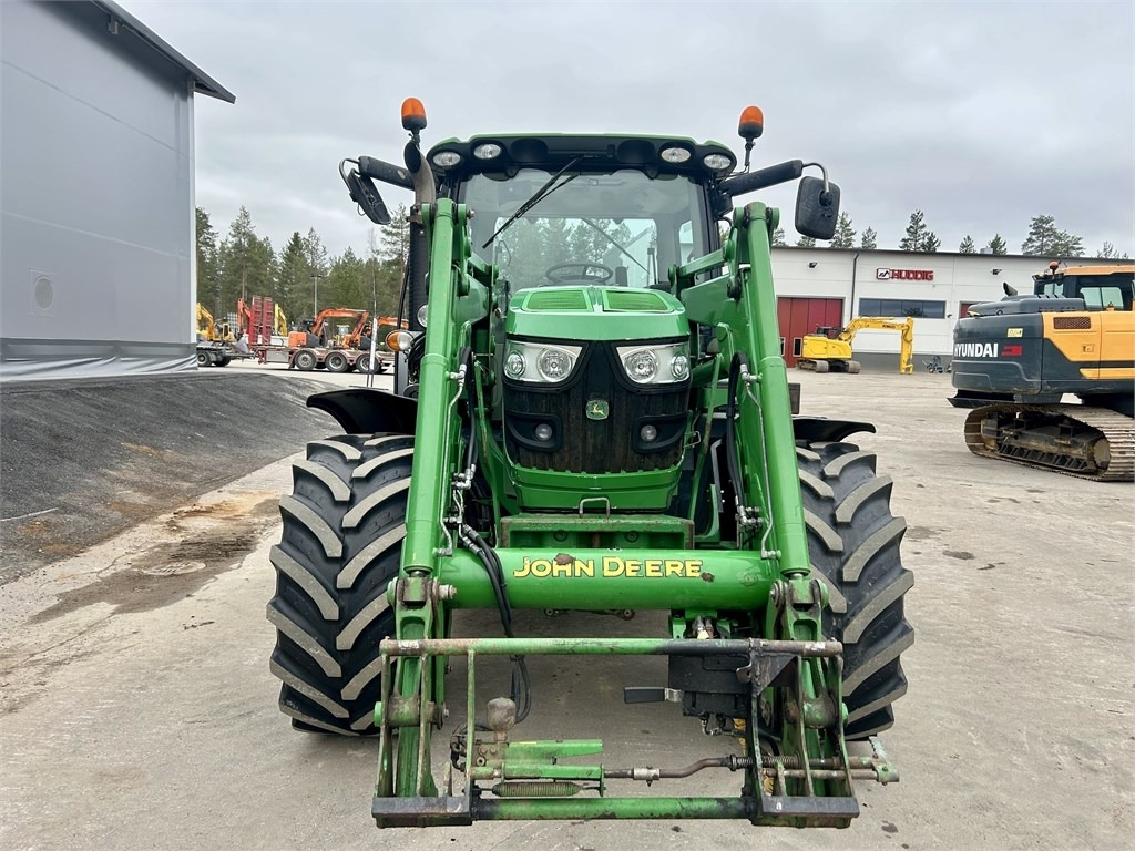 John Deere 6125 R AUTOPOWER ETUKUORMAAJALLA - טרקטור חקלאי: תמונה 3 John Deere 6125 R AUTOPOWER ETUKUORMAAJALLA - טרקטור חקלאי: תמונה 3