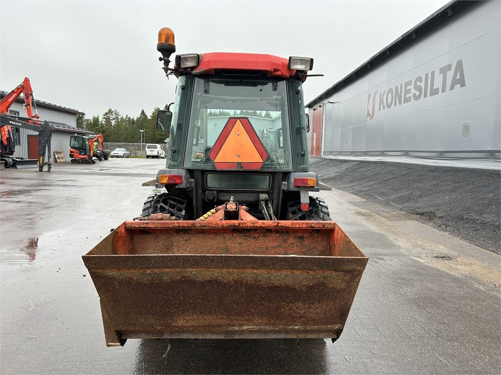 Kubota L 3600 AURA JA HIEKOTIN - טרקטור עירוני: תמונה 3 Kubota L 3600 AURA JA HIEKOTIN - טרקטור עירוני: תמונה 3