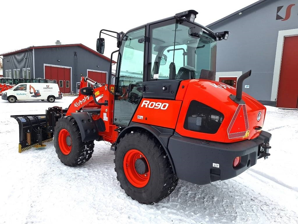 Kubota R090 TALVIPAKETILLA - מעמיס גלגלים: תמונה 3 Kubota R090 TALVIPAKETILLA - מעמיס גלגלים: תמונה 3