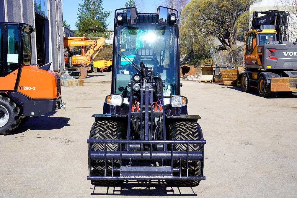 Kubota RT260-2 DELUXE - מעמיס גלגלים: תמונה 3 Kubota RT260-2 DELUXE - מעמיס גלגלים: תמונה 3