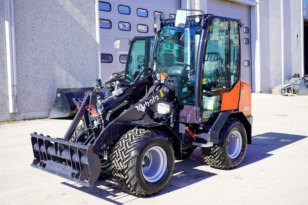Kubota RT260-2 DELUXE - מעמיס גלגלים: תמונה 2 Kubota RT260-2 DELUXE - מעמיס גלגלים: תמונה 2