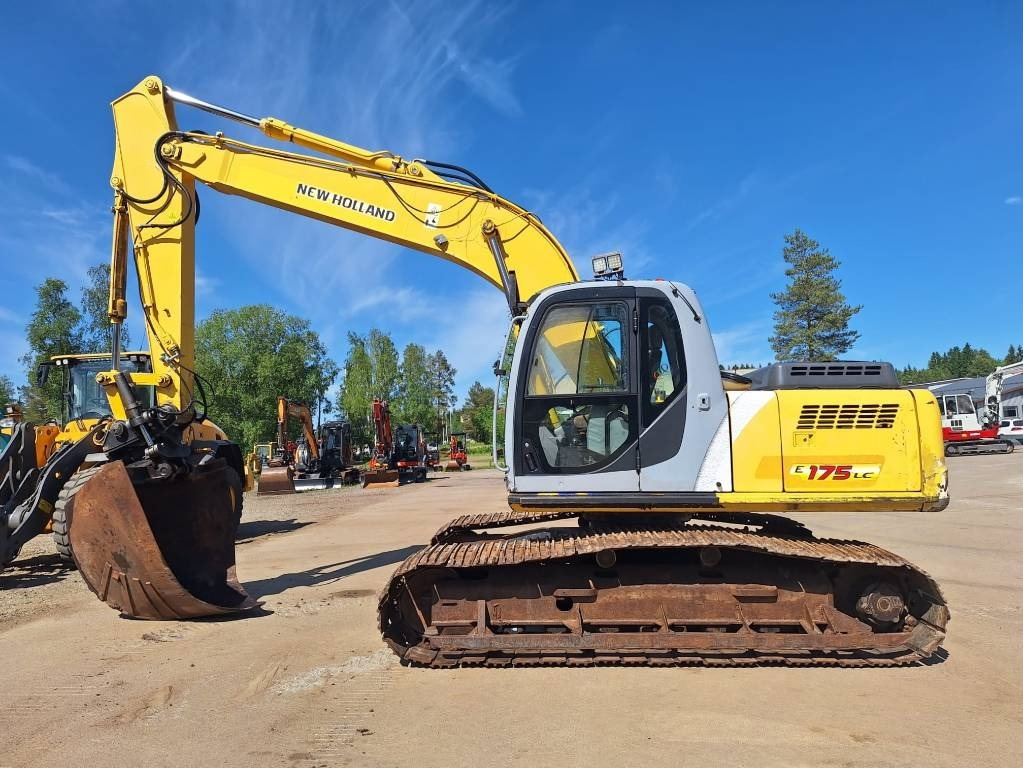 New Holland E175LC KALLISTAJALLA - מחפר סורק: תמונה 1 New Holland E175LC KALLISTAJALLA - מחפר סורק: תמונה 1