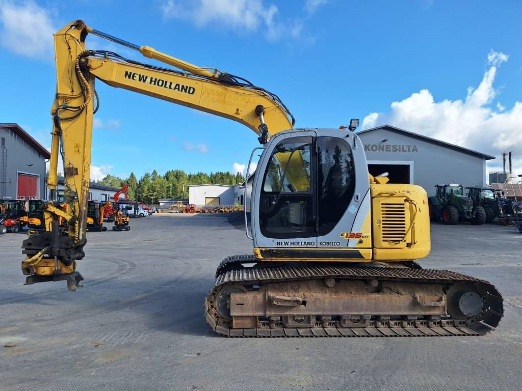 New Holland MYYTY! SOLD! E135SRLC PYÖRITTÄJÄLLÄ - מחפר סורק: תמונה 1 New Holland MYYTY! SOLD! E135SRLC PYÖRITTÄJÄLLÄ - מחפר סורק: תמונה 1