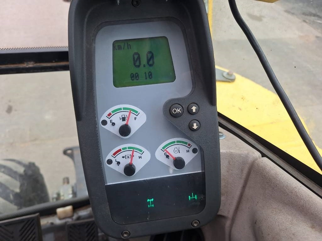 מחפר גלגלים New Holland MYYTY! SOLD! MH2.6 ENGCON PIHDEILLÄ: תמונה 13