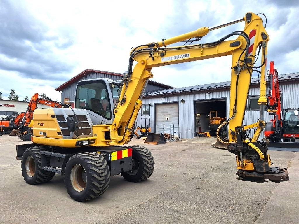 מחפר גלגלים New Holland MYYTY! SOLD! MH2.6 ENGCON PIHDEILLÄ: תמונה 6
