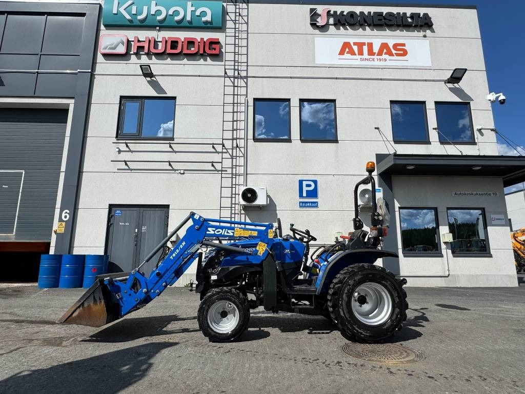 Solis 26 4WD Etukuormaajalla - טרקטור חקלאי: תמונה 1 Solis 26 4WD Etukuormaajalla - טרקטור חקלאי: תמונה 1
