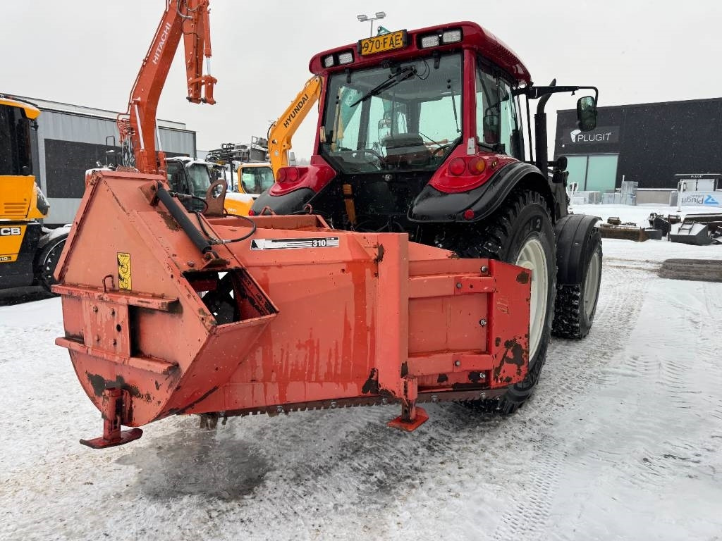Valtra MYYTY! SOLD! M130 ETUKUORMAAJALLA - טרקטור חקלאי: תמונה 4 Valtra MYYTY! SOLD! M130 ETUKUORMAAJALLA - טרקטור חקלאי: תמונה 4