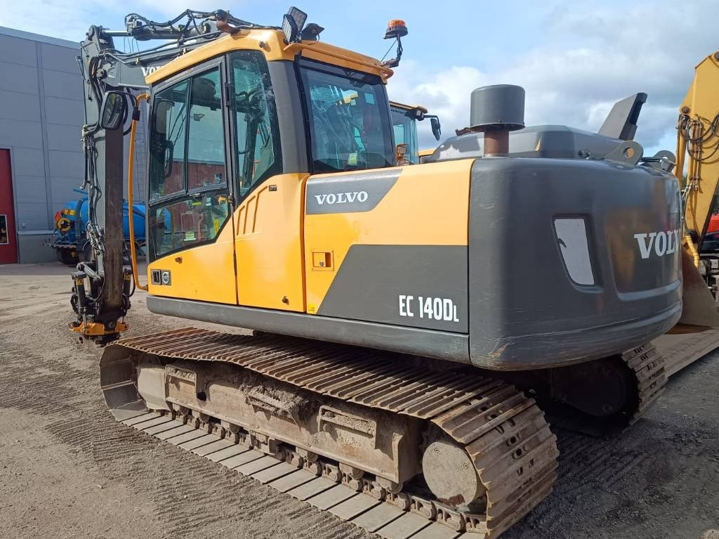 Volvo EC140DL PYÖRITTÄJÄLLÄ - מחפר סורק: תמונה 3 Volvo EC140DL PYÖRITTÄJÄLLÄ - מחפר סורק: תמונה 3