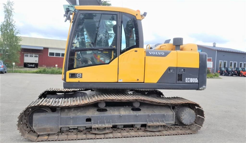 Volvo EC180DL PYÖRITTÄJÄLLÄ - מחפר סורק: תמונה 2 Volvo EC180DL PYÖRITTÄJÄLLÄ - מחפר סורק: תמונה 2