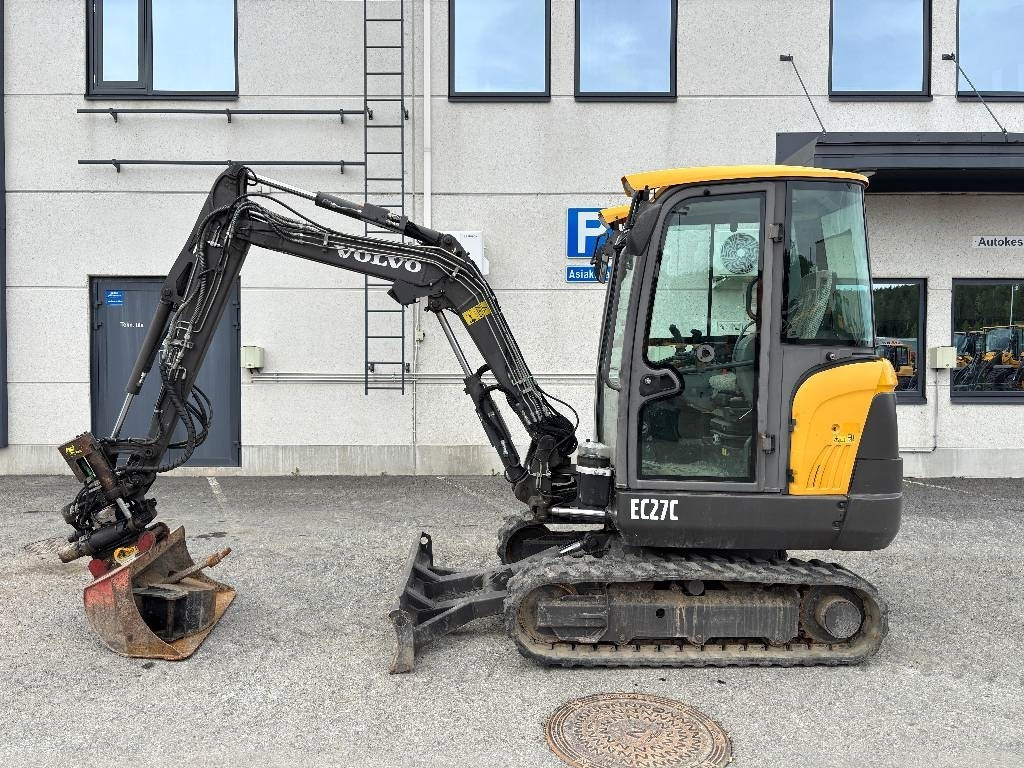 Volvo EC27C PYÖRITTÄJÄLLÄ - מיני מחפר: תמונה 1 Volvo EC27C PYÖRITTÄJÄLLÄ - מיני מחפר: תמונה 1