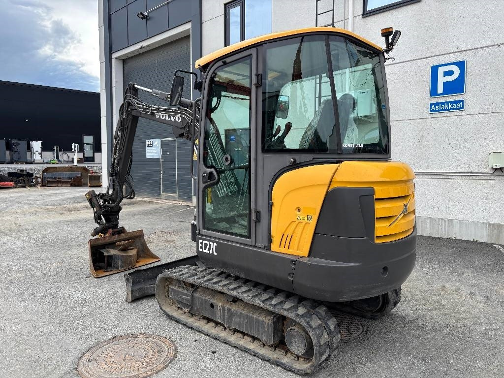 Volvo EC27C PYÖRITTÄJÄLLÄ - מיני מחפר: תמונה 2 Volvo EC27C PYÖRITTÄJÄLLÄ - מיני מחפר: תמונה 2