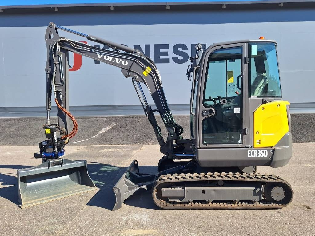 Volvo EC35D PYÖRITTÄJÄLLÄ - מיני מחפר: תמונה 1 Volvo EC35D PYÖRITTÄJÄLLÄ - מיני מחפר: תמונה 1