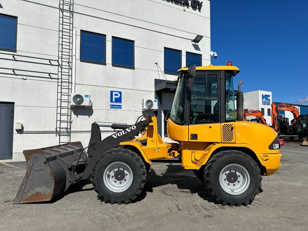 Volvo L 30 B - מעמיס גלגלים: תמונה 1 Volvo L 30 B - מעמיס גלגלים: תמונה 1